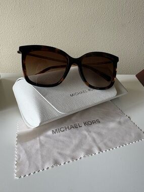 Michael Kors Tortoise Shell Frame Sunglasses. ALL REASONABLE OFFERS ACCEPTED!!